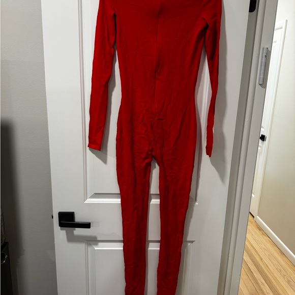 Givenchy Red FW 17-18 on front size medium - Picture 8 of 9